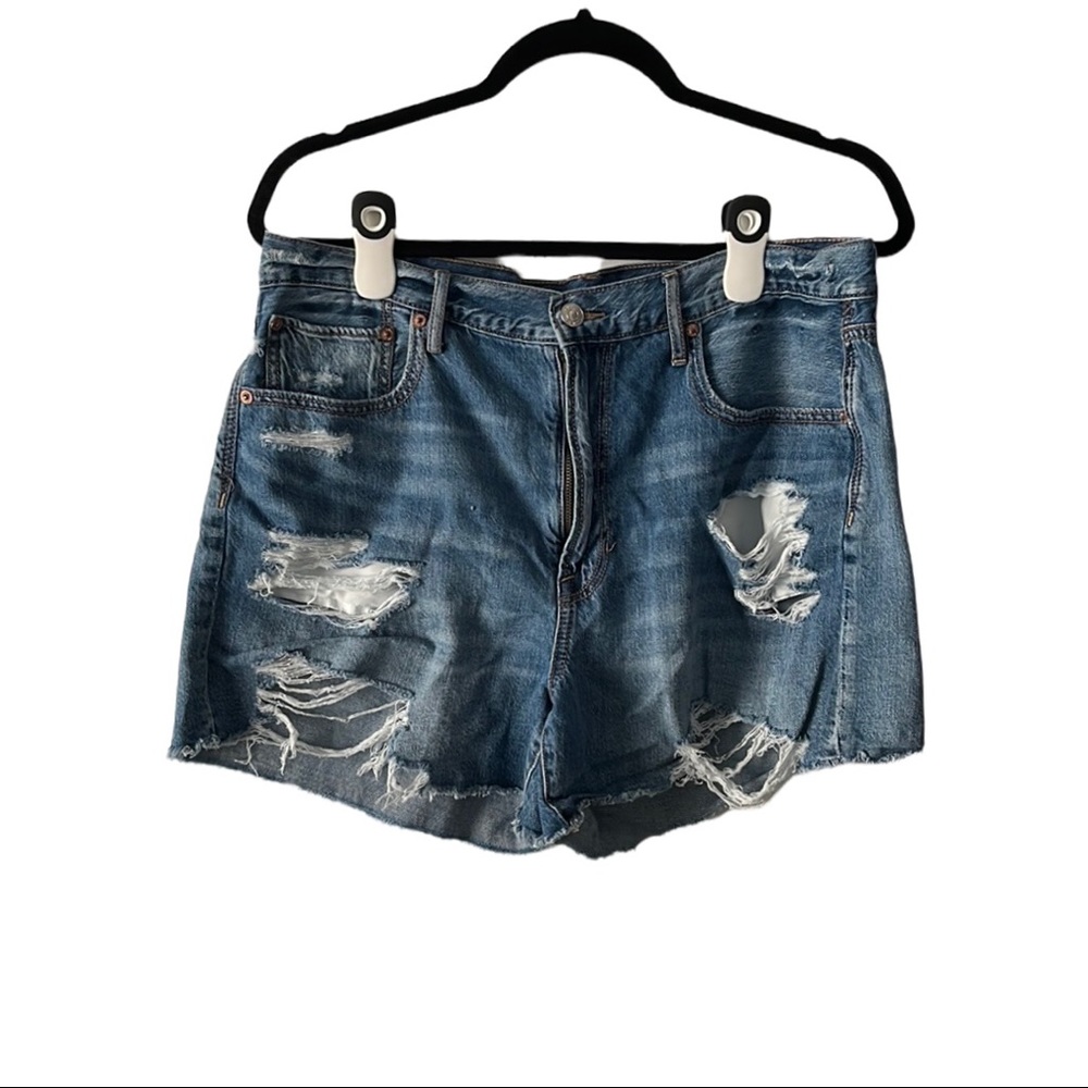 American Eagle 90s boyfriend shorts